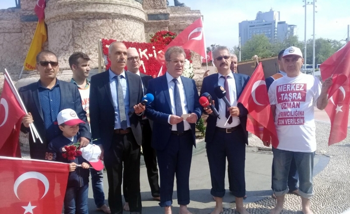 HAK-SEN üyeleri Taksim’e yalın ayak çıktı