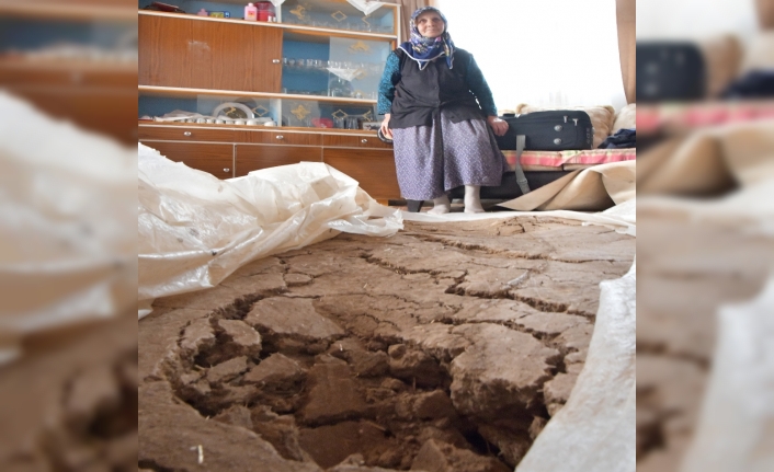 Heyelanlı sahadaki evlerinde yaşamaya devam ediyorlar