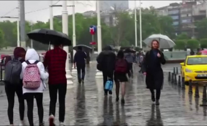 İstanbul’da şiddetli yağmur etkili oluyor