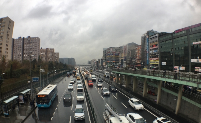 İstanbul’da yağmur etkili oluyor