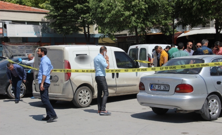 Kurye aracındaki şifreli kasadan bir çuval para çalındı