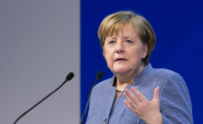 Merkel: Avrupa-ABD ilişkileri darbe aldı