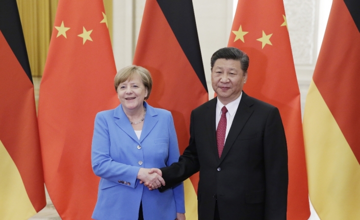 Merkel, Çin Devlet Başkanı Xi Jinping ile görüştü
