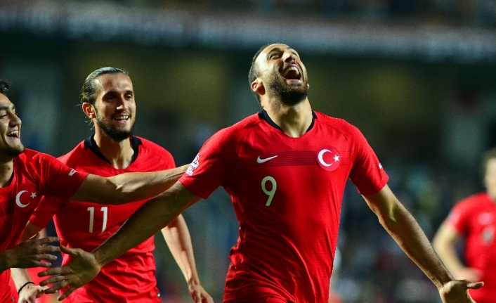 Milliler İran’ı Cenk Tosun’la yıktı