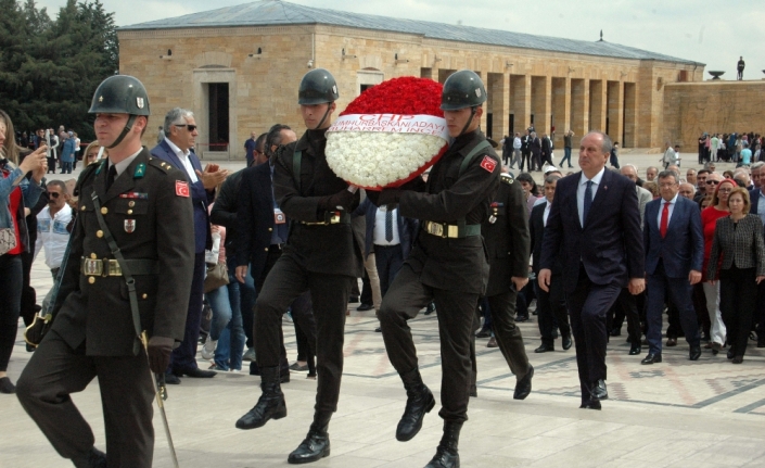 Muharrem İnce Anıtkabir’i ziyaret etti