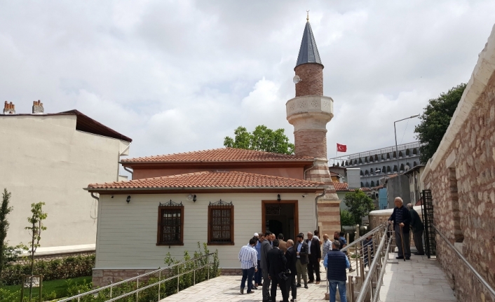 Restorasyonu tamamlanan Davutağa Camii yeniden ibadete açıldı