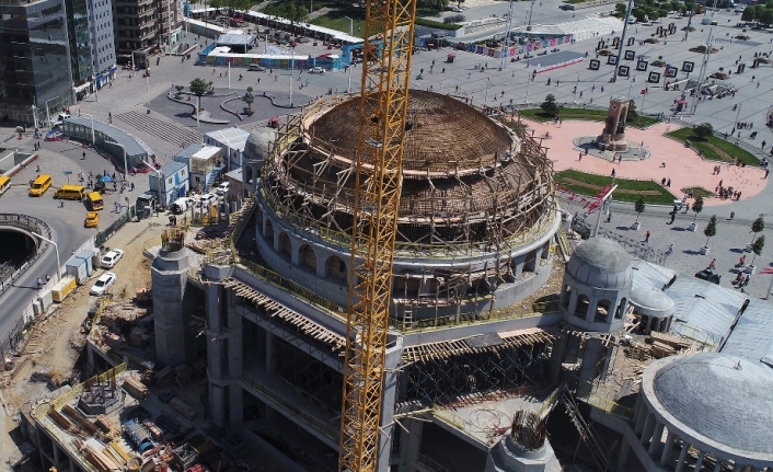 Taksim Camii’nde minarelerin yapımına başlandı