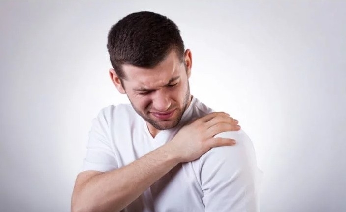 Tedavi edilmeyen omuz ağrısı kireçlenme nedeni