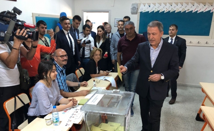 Akar’ın oy kullandığı sandıktaki sonuçlar belli oldu