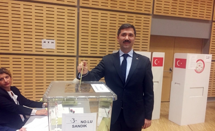 Almanya’da iki günde 80 bin Türk oy kullandı