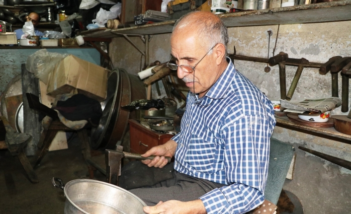 Çekiç darbeleriyle işlenen sanat