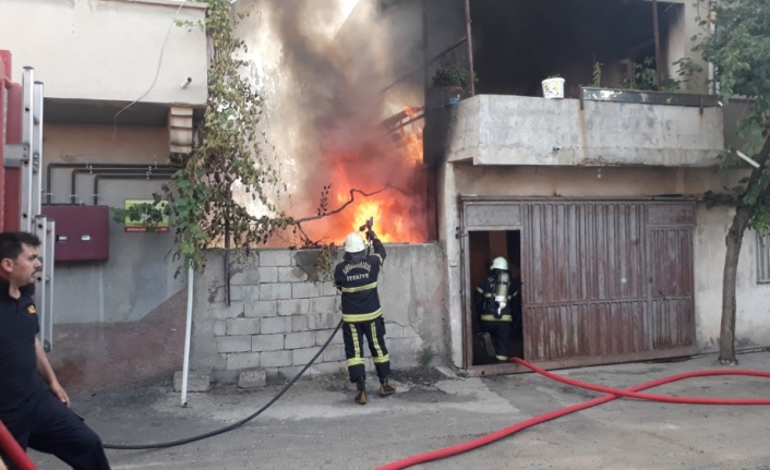 Çocukların ateşle oyunu evi yaktı