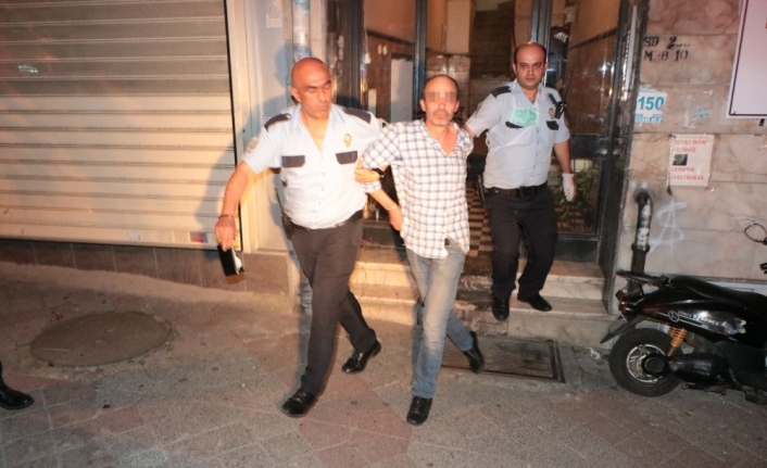 Daireden çıkan koku korkunç cinayeti ortaya çıkardı