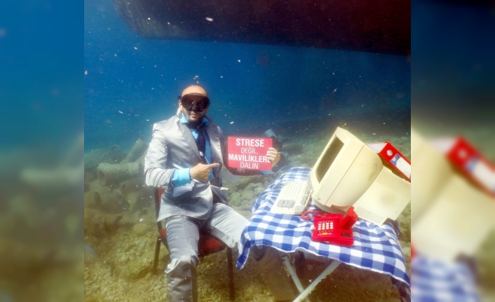 Dalgıçlar deniz dibine çalışma ofisi kurdu