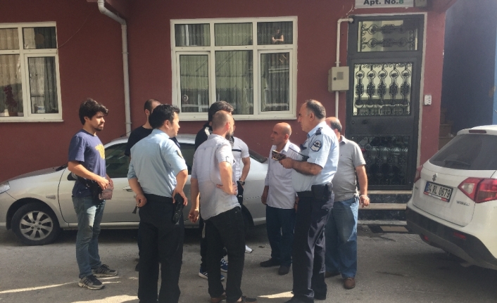 Dehşet: Evden çıkan böcekler polisi harekete geçirdi