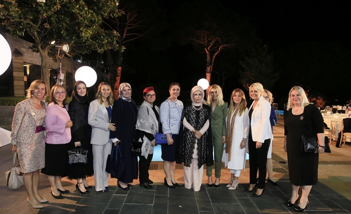 Emine Erdoğan’dan kadınlar onuruna iftar