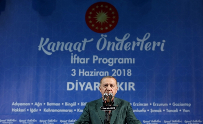 Erdoğan Diyarbakır’da kanaat önderleriyle buluştu