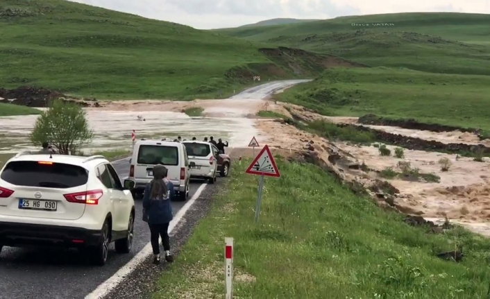 Erzurum’da sağanak sele dönüştü