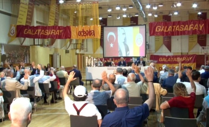 Galatasaray’ın divan toplantısı başladı