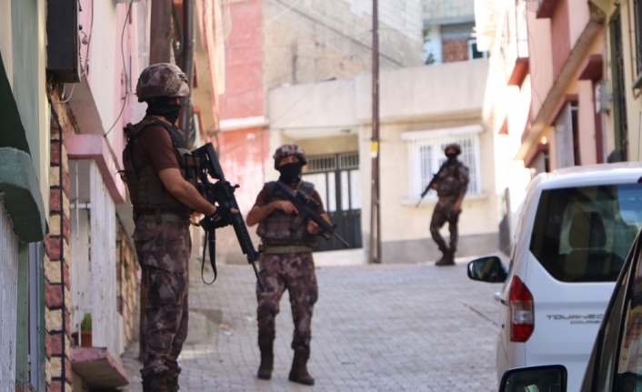 Gaziantep’te zehir tacirlerine darbe: 60 gözaltı