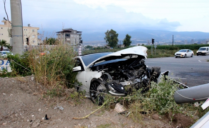 Hatay’da iki otomobil çarpıştı: 5 yaralı