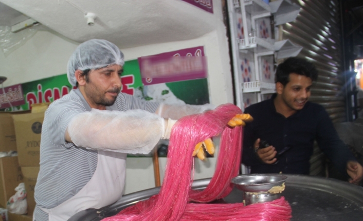 İsotlu pişmaniyeden sonra kahveli ve meyveli pişmaniye