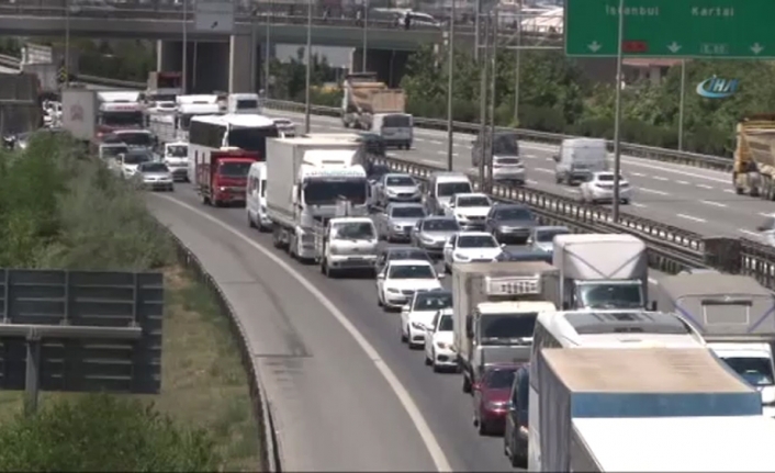 İstanbul’da bayram trafiği başladı