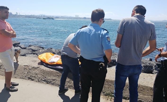 İstanbul’da denizde erkek cesedi bulundu