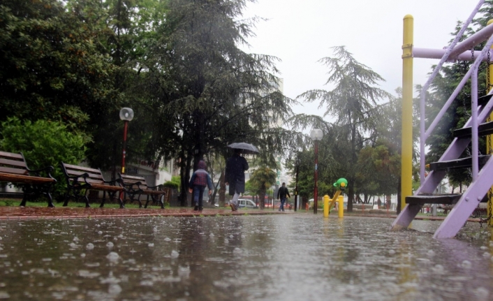 İstanbul’da yağış etkili oluyor