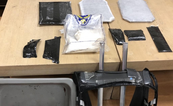 Kolombiyalı kokain kuryesi havalimanında yakalandı