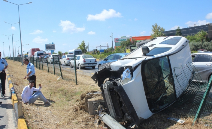 Otomobil takla attı, sürücü sinir krizi geçirdi