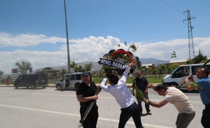 Şehit cenazesinde Kılıçdaroğlu’nun çelengine tepki