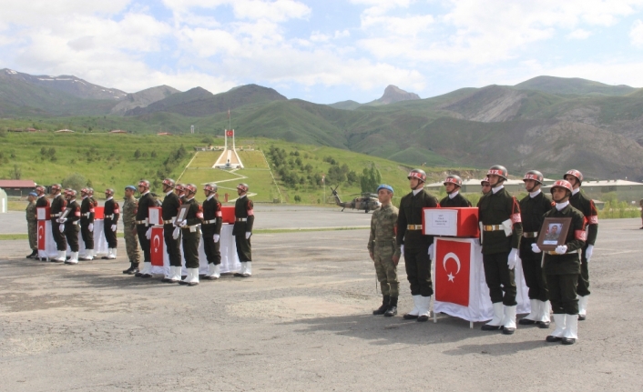 Şehitler törenle memleketlerine uğurlandı