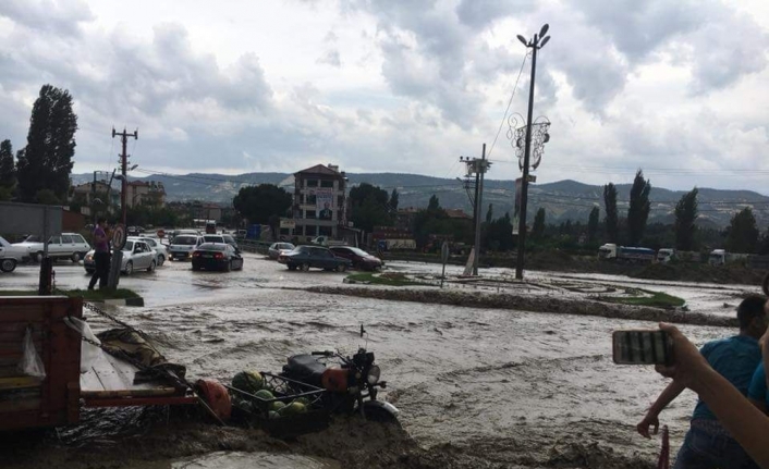 Sele kapılan çocuk kayboldu