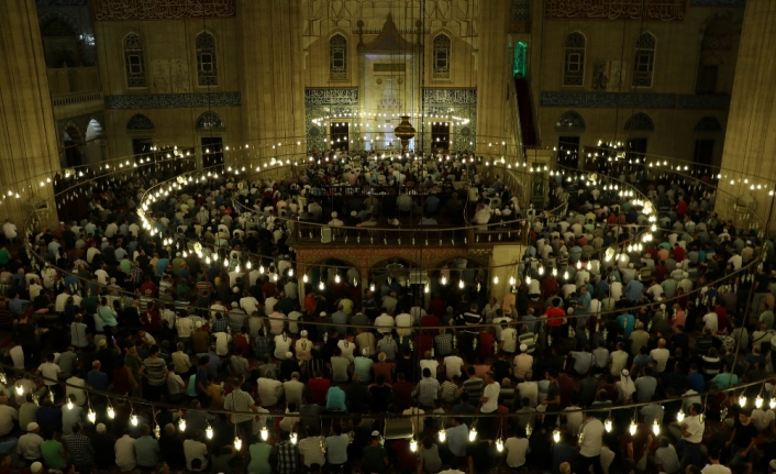 Selimiye Camii Kadir Gecesi doldu taştı
