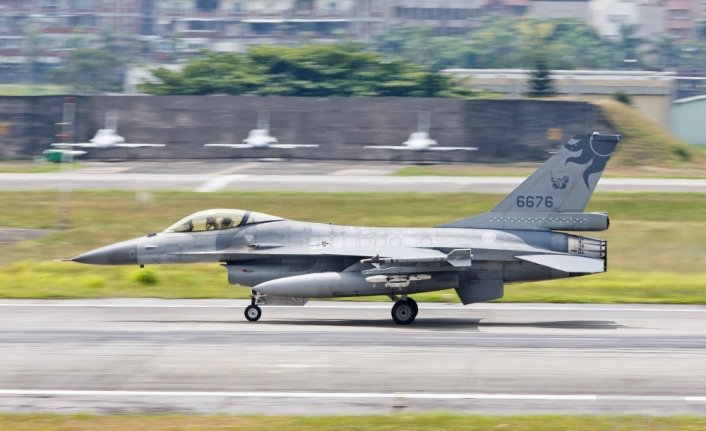 Tayvan’da askeri tatbikatta F-16 kayboldu