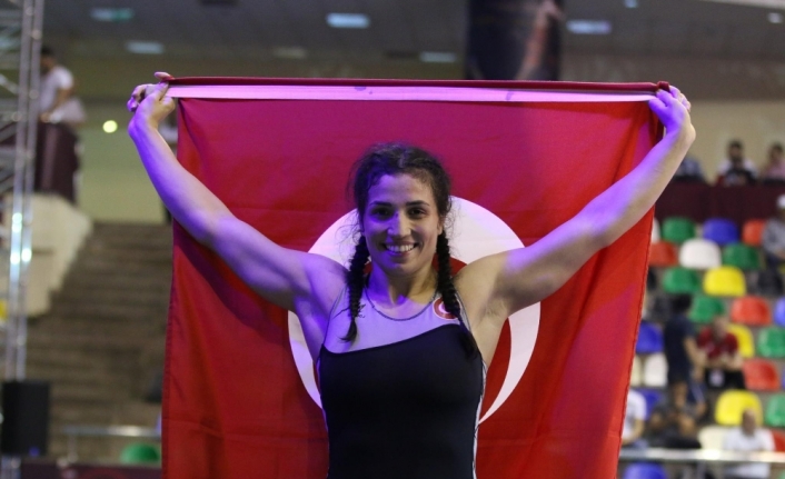 Zeynep Yetgil’den altın madalya