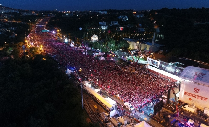 15 Temmuz Şehitler Köprüsü’nde ’şehit yoklaması’ yapıldı