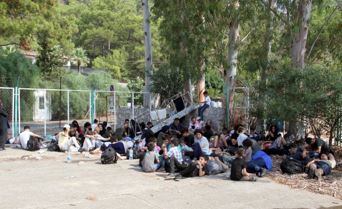 30 kişilik tekneden 174 kaçak göçmen çıktı