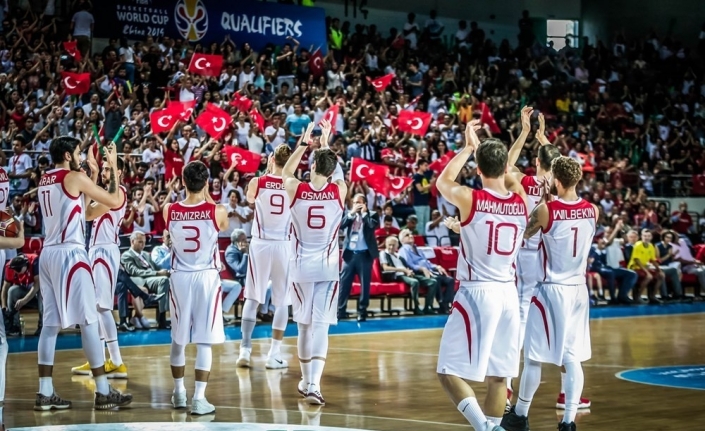 A Milli Erkek Basketbol Takımı 1 basamak yükseldi