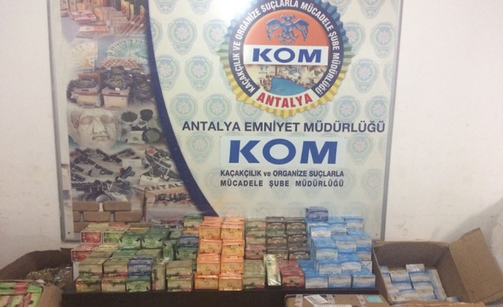 Antalya’da 281 kilo kaçak nargile tütünü ele geçirildi