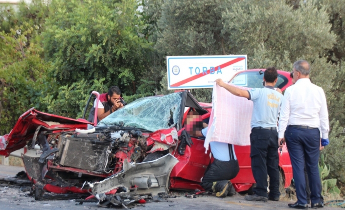 Bodrum’da iki araç kafa kafaya çarpıştı: 1 ölü, 3 yaralı