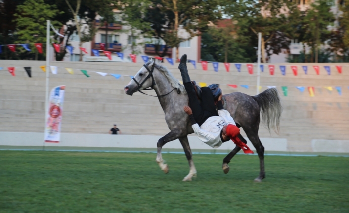 Bursa’da Türk Dünyası Ata Sporları Şenliği’nde nefes kesen görüntüler