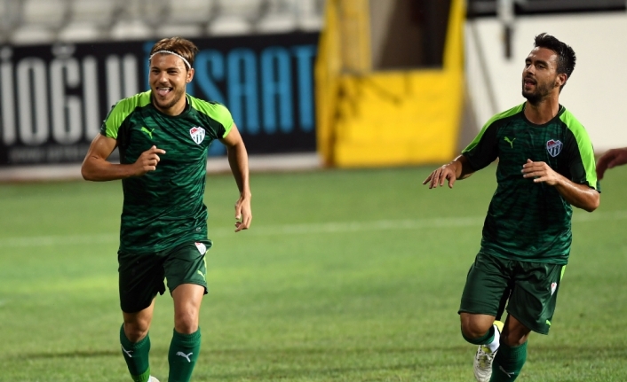 Bursaspor, Ümraniyespor’u 2 golle geçti