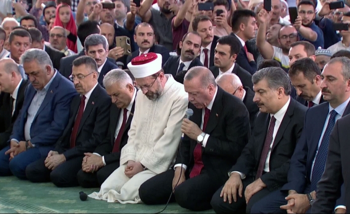 Erdoğan şehitler için Kur’an-ı Kerim okudu