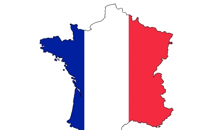 Fransa’da kriz büyüyor: Bakan sorguya çekildi