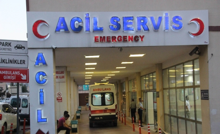 Gökten tarlaya inen cisim patladı: 3 yaralı