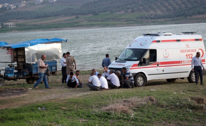 Hatay’da baba ve 2 kızı gölette kayboldu