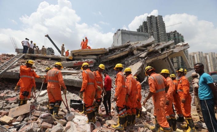 Hindistan’da bina çöktü: 3 ölü
