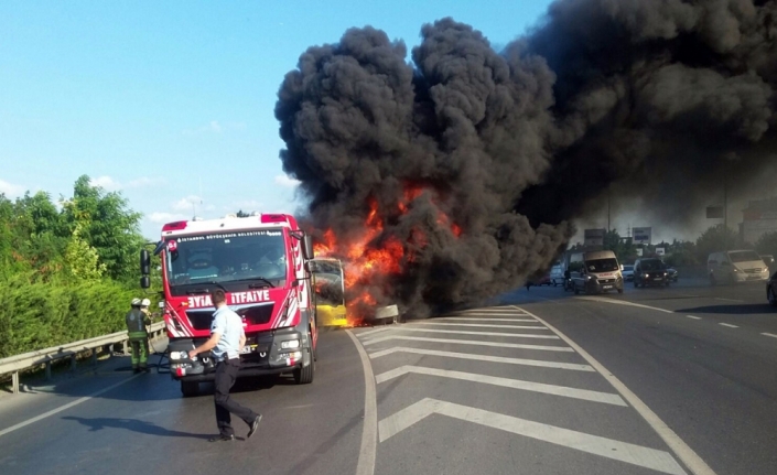 İstanbul’da belediye otobüsünde korkutan yangın